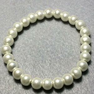 New White Bead Stretch Bracelet